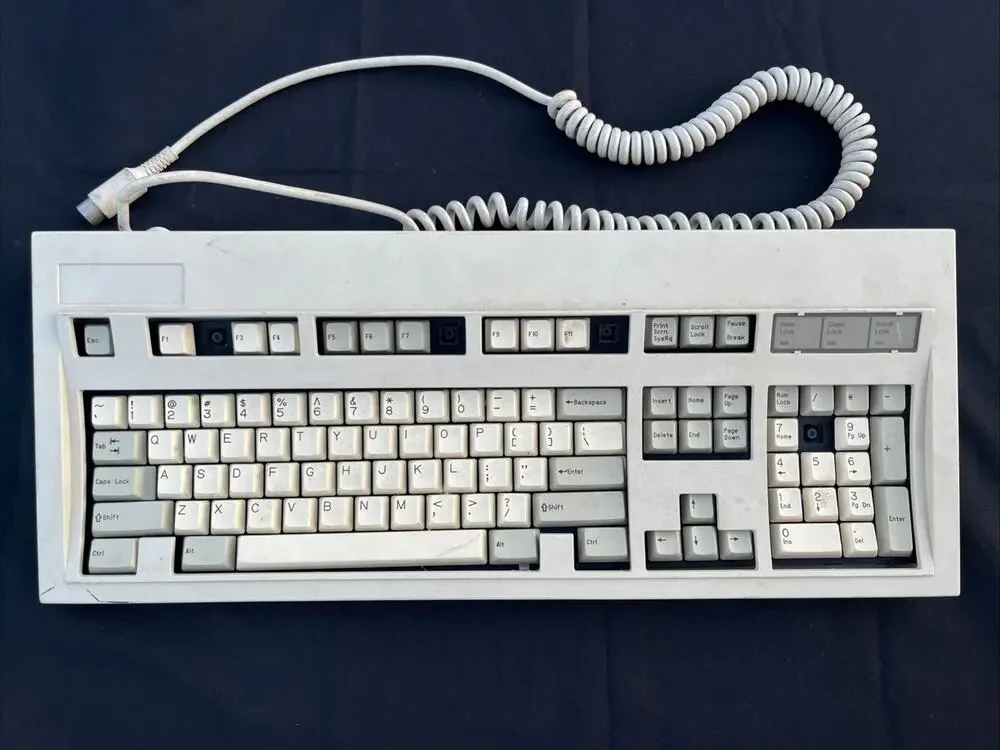 Vintage 83A3SE Keyboard Made In USA Mechanical Computer Keyboard Coiled Cable